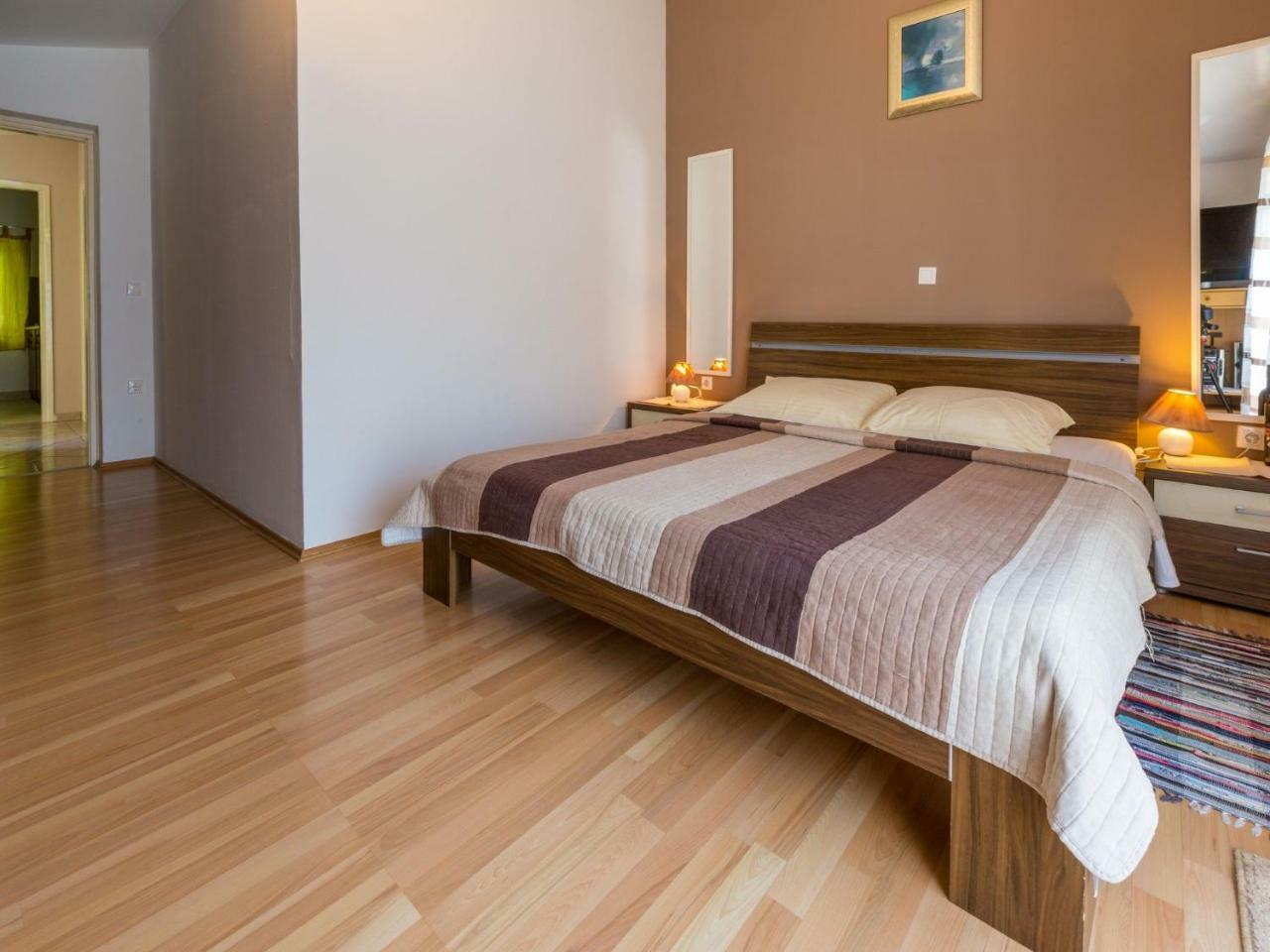 Apartments Adrasteja Dramalj Esterno foto